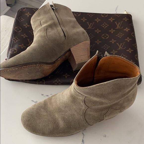 Making room - Picture 3 of 8